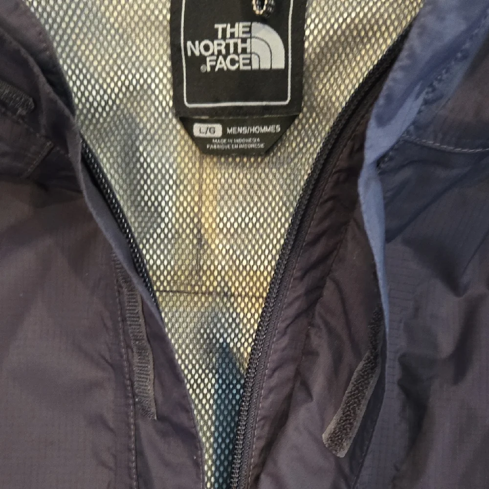 The North Face Men's Large Dark Gray Hooded Hyvent Windbreaker Jacket